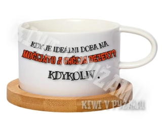 PORCELÁNOVÝ HRNEK S NÁPISEM. BÍLÝ.